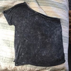 Off the shoulder tee